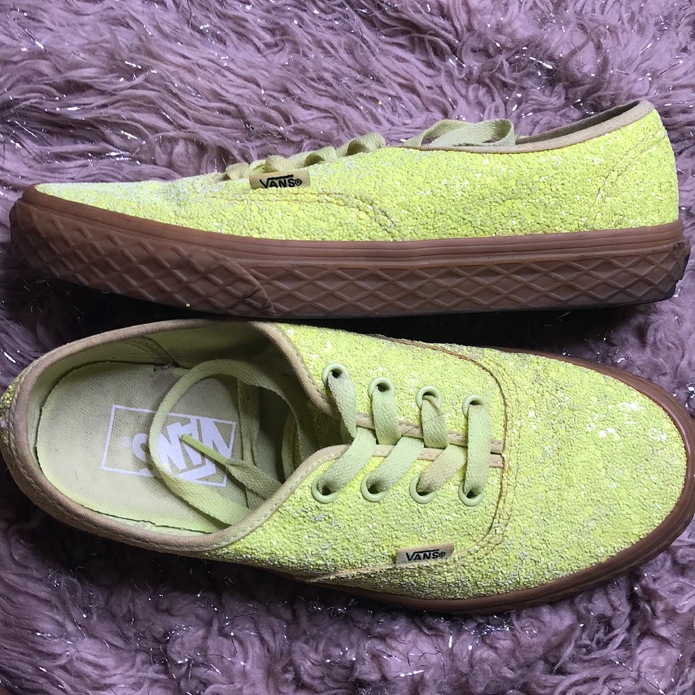 Vans - Picture 2 of 2